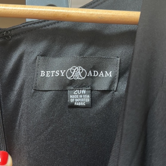 NWT BETSY ADAM Plus Size V-Neck Gown IN COLOR  BLACK - Picture 10 of 11